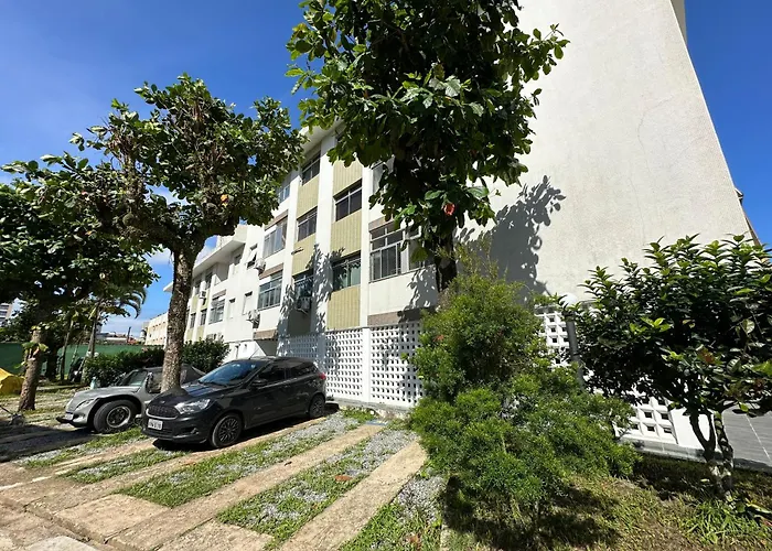 Apartamento uma quadra do mar- Praia da Enseada - melhor do Guarujá